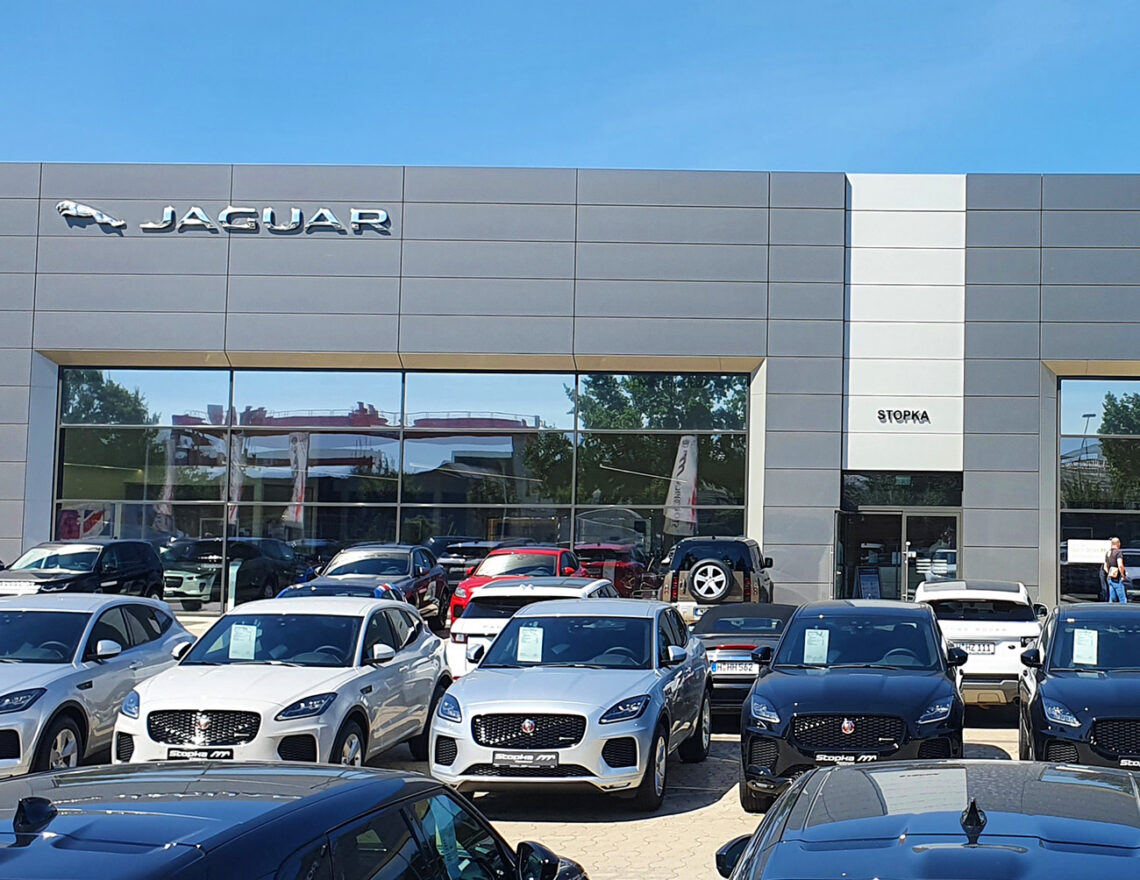 Jaguar showroom of Auto Stopka in Hanover